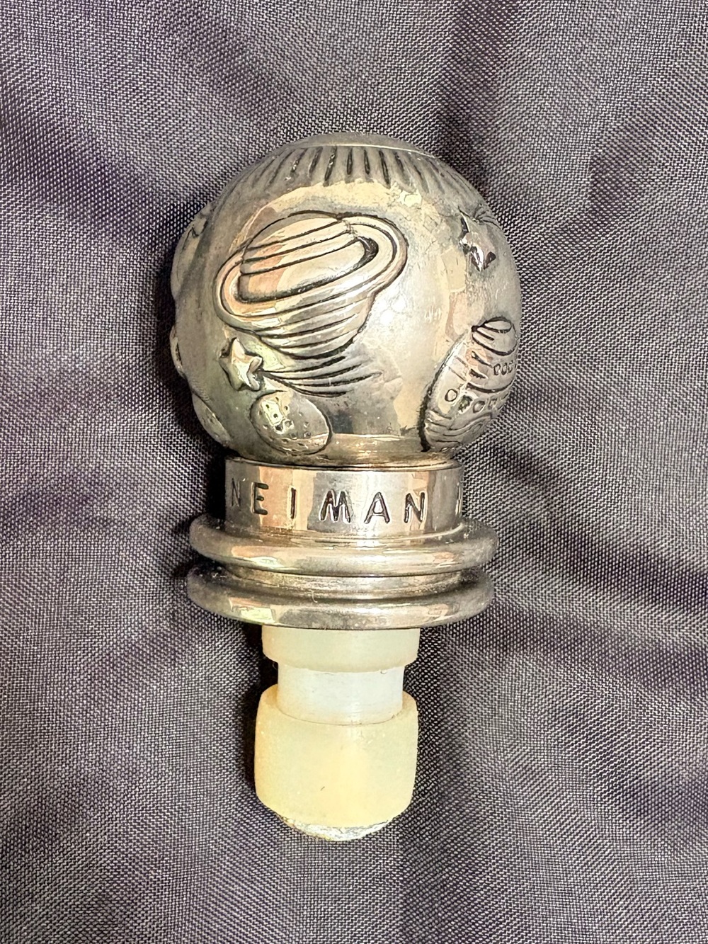 Vintage Neiman Marcus 2001 Out of This World Wine Bottle Stopper Silver Plate